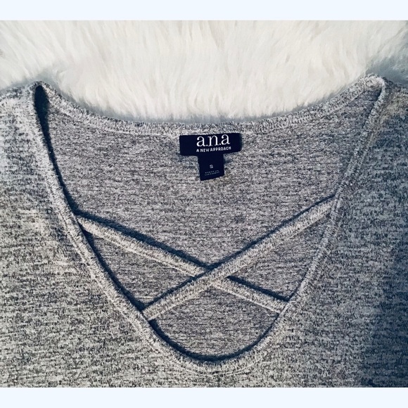 a.n.a A New Approach Short Sleeve Top Size Small - Picture 5 of 10